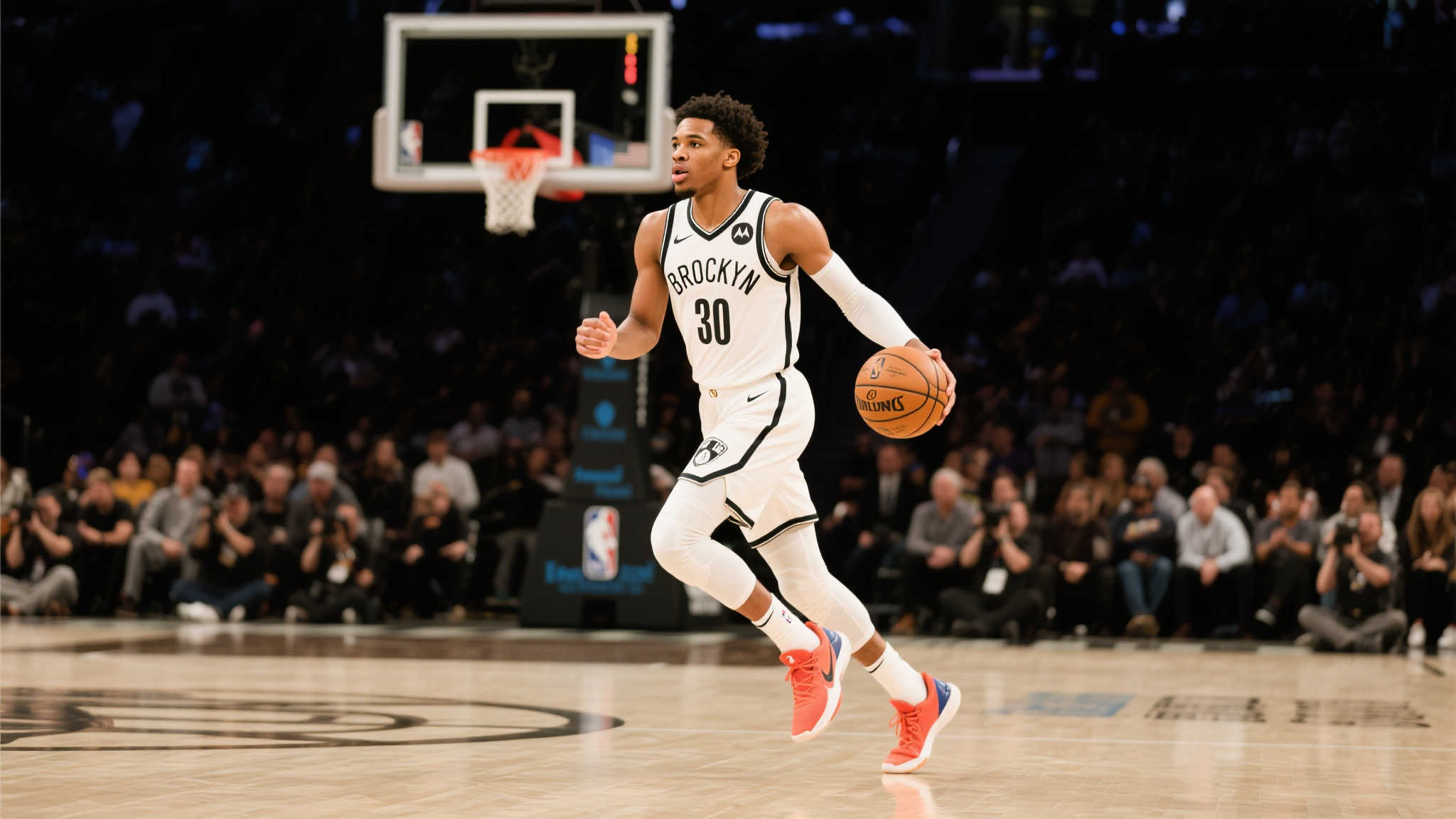 亚历山大季后赛越战越勇:输球后一战狂飙34分 据统计,本次系列多场失利情况下,当日他平均得分为3